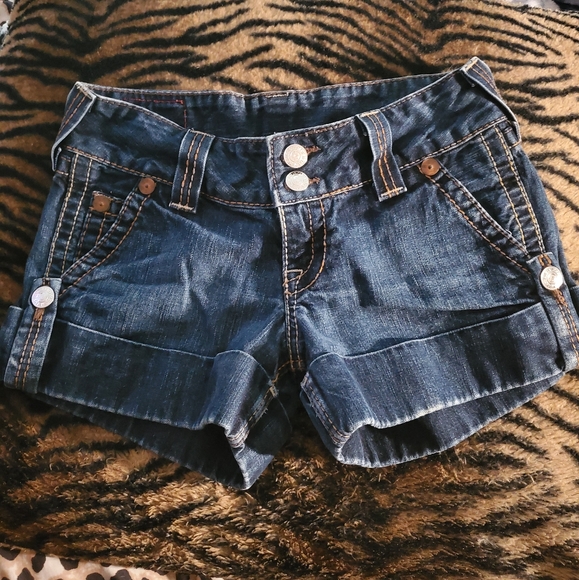 Shorts - Picture 2 of 5